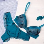 obten ingresos confeccionando ropa interior